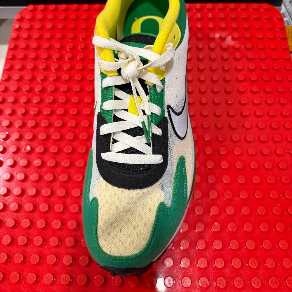 Size 11 - Nike Air Max Solo “ Oregon Ducks “ Brand New - Picture 3 of 8
